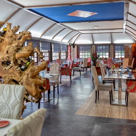 Hotel La Commanderie De Champarey Bourgoin-Jallieu Esterno foto