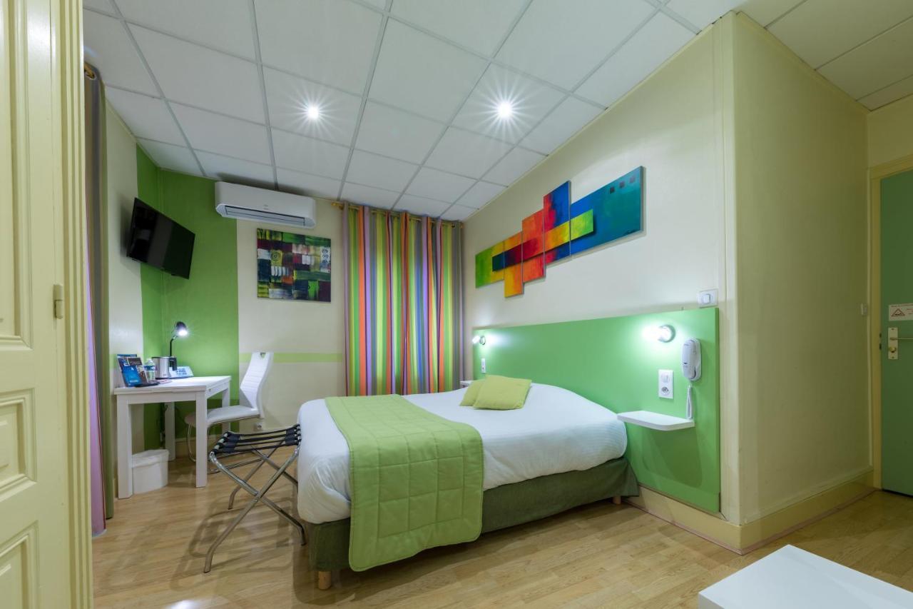 Hotel La Commanderie De Champarey Bourgoin-Jallieu Esterno foto