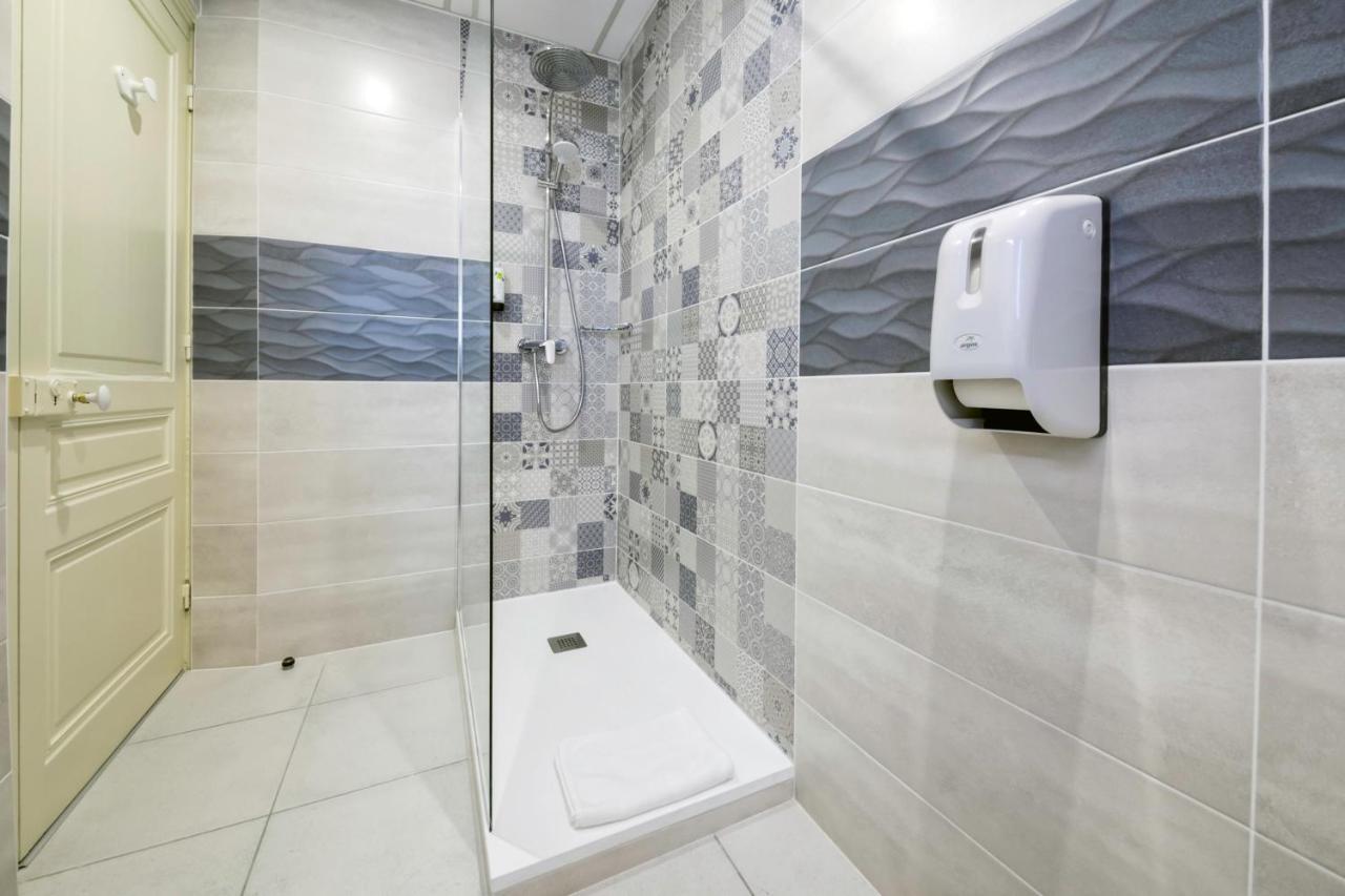 Hotel La Commanderie De Champarey Bourgoin-Jallieu Esterno foto