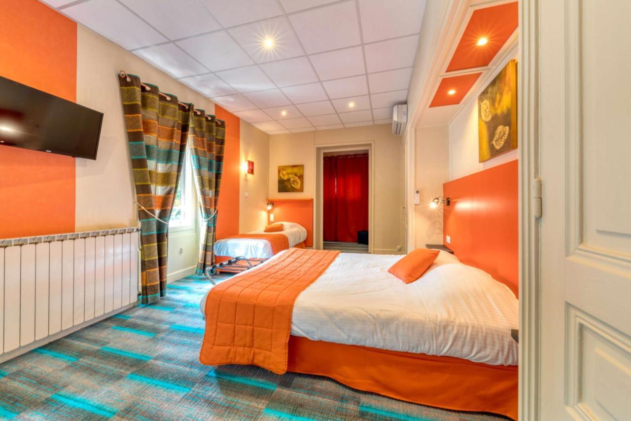 Hotel La Commanderie De Champarey Bourgoin-Jallieu Esterno foto