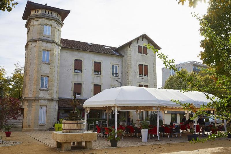 Hotel La Commanderie De Champarey Bourgoin-Jallieu Esterno foto